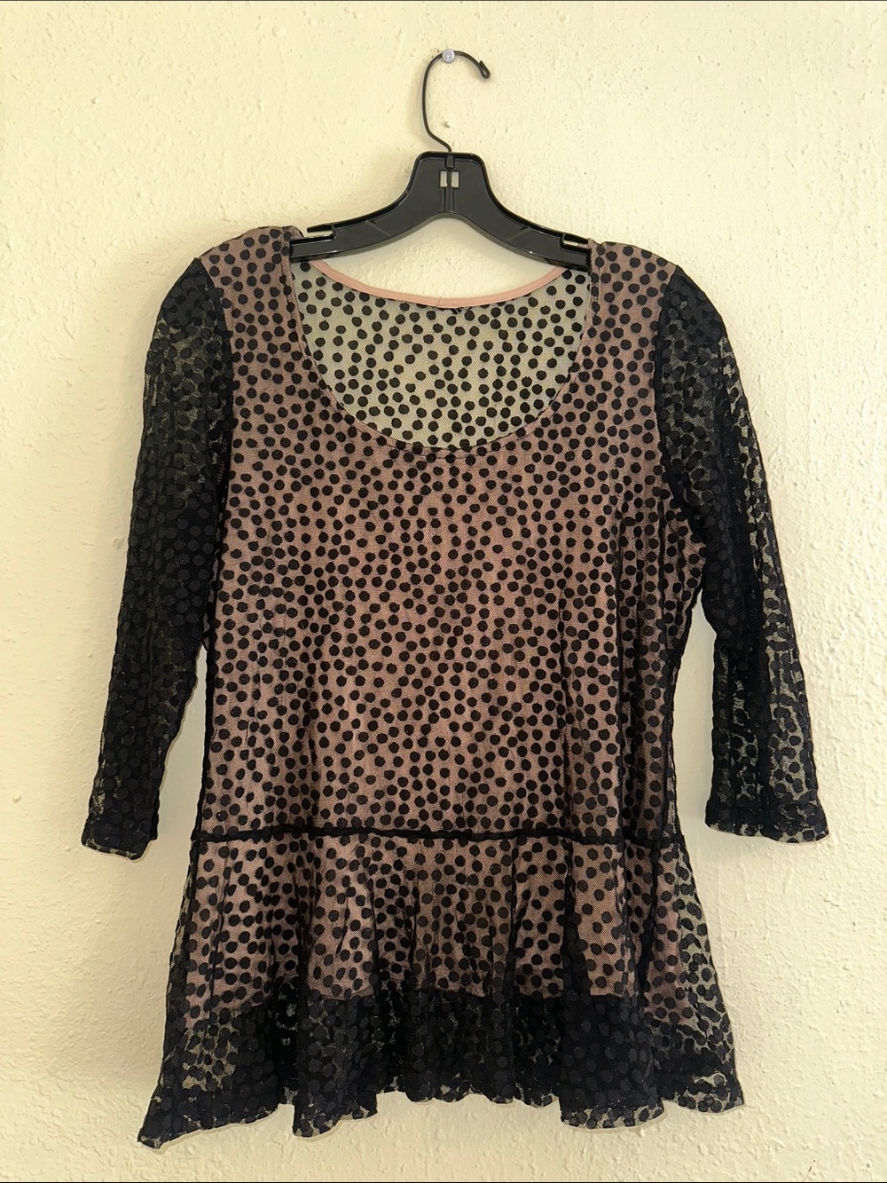 Polka Dot Lace-Trim Scoop Neck Top - Black on Blush EUC